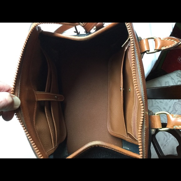 *SOLD* Dooney & Bourke AWL Large Satchel Shldr Bag Blk/Tn - Picture 13 of 16